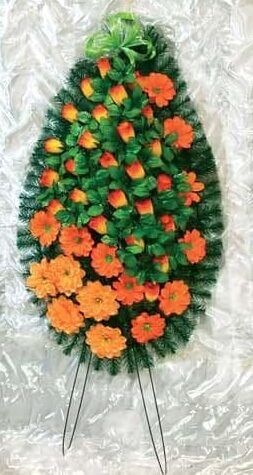Венок для кладбища, похорон, оранжевая композиция